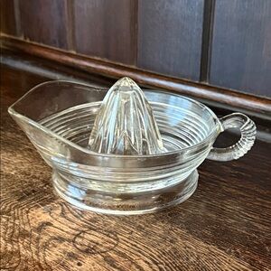 Elegant Clear Glass Citrus Juicer